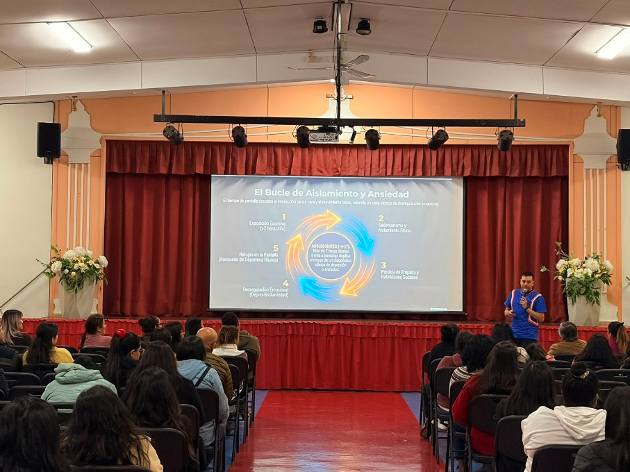 Charla Educativa "Manejo de Pantallas y Desarrollo Neurodivergente"